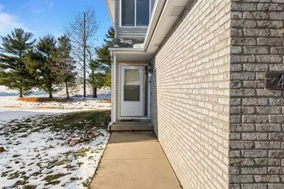 409 Irvine Road #409, Champaign, IL 61822 - Photo 3