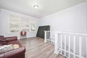 8239 S Colfax Ave, Chicago, IL 60617 - Photo 13