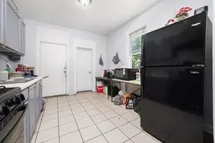 8239 S Colfax Ave, Chicago, IL 60617 - Photo 5