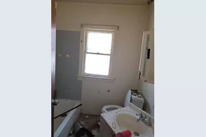 10243 S Lafayette Avenue, Chicago, IL 60628 - Photo 11