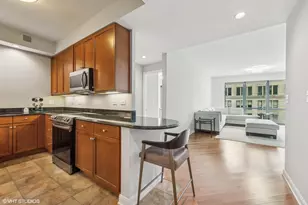 130 N Garland Ct, Chicago, IL 60602 - Photo 11