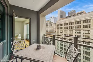 130 N Garland Ct, Chicago, IL 60602 - Photo 9