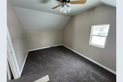 405 Broadway Avenue, Sterling, IL 61081 - Photo 9