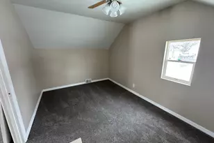 405 Broadway Ave, Sterling, IL 61081 - Photo 9