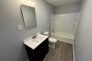 405 Broadway Ave, Sterling, IL 61081 - Photo 7