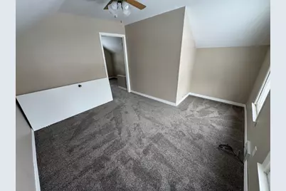 405 Broadway Avenue, Sterling, IL 61081 - Photo 11