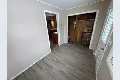 405 Broadway Avenue, Sterling, IL 61081 - Photo 3