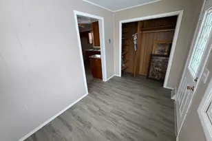 405 Broadway Ave, Sterling, IL 61081 - Photo 3