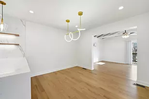 9 Forest Ln, Elk Grove Village, IL 60007 - Photo 13