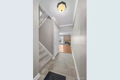 215 Lakeshore Lane, Bloomingdale, IL 60108 - Photo 9