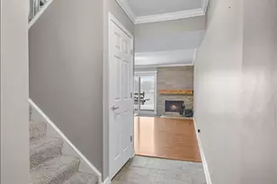 215 Lakeshore Ln, Bloomingdale, IL 60108 - Photo 9