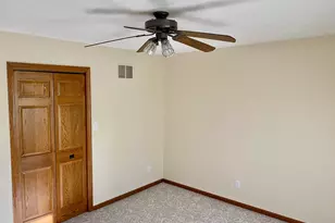 1221 S Fox Run Dr, Seneca, IL 61360 - Photo 31