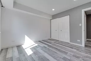 3300 N Carriageway Dr, Arlington Heights, IL 60004 - Photo 9