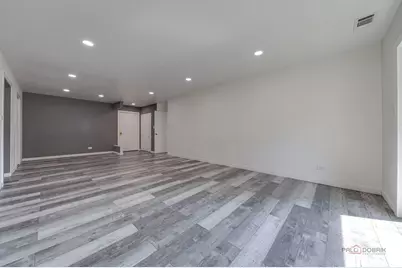 3300 N Carriageway Drive #317, Arlington Heights, IL 60004 - Photo 5