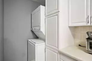 408 Farmingdale Cir, Vernon Hills, IL 60061 - Photo 11