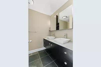 [Address not provided], Chicago, IL 60610 - Photo 9