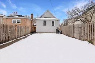 252 W 115th St, Chicago, IL 60628 - Photo 17