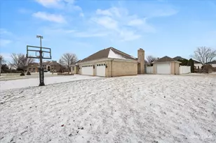 11039 Royal Porthcawl Dr, Naperville, IL 60564 - Photo 33