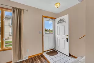 613 E 3rd St, Lockport, IL 60441 - Photo 3