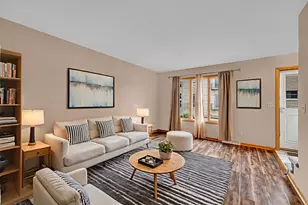 613 E 3rd St, Lockport, IL 60441 - Photo 5