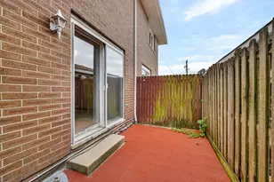 613 E 3rd St, Lockport, IL 60441 - Photo 27