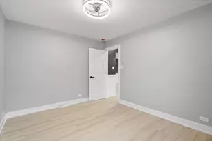 9737 S University Ave, Chicago, IL 60628 - Photo 23