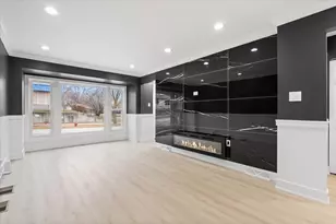 9737 S University Ave, Chicago, IL 60628 - Photo 7