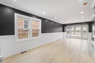 9737 S University Ave, Chicago, IL 60628 - Photo 11