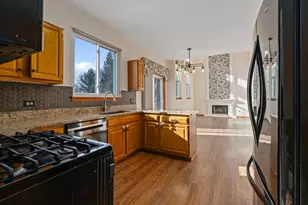 178 Mistwood Ln, North Aurora, IL 60542 - Photo 9