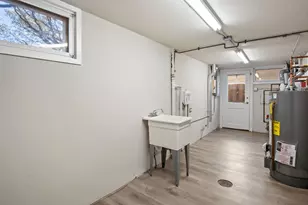 914 Brook St, Elgin, IL 60120 - Photo 15