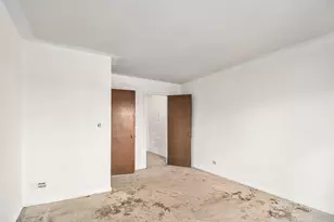 10 Oak Creek Dr, Buffalo Grove, IL 60089 - Photo 9