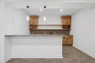 284 N Highland Ave, Elmhurst, IL 60126 - Photo 23