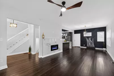 949 N Lockwood Avenue, Chicago, IL 60651 - Photo 9