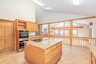 1636 Deerpath Cir, Winthrop Harbor, IL 60096 - Photo 7