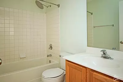 2806 Falling Waters Lane #2806, Lindenhurst, IL 60046 - Photo 15