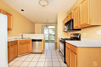 2806 Falling Waters Lane #2806, Lindenhurst, IL 60046 - Photo 7