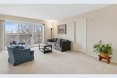 100 N Gary Avenue #408, Wheaton, IL 60187 - Photo 3