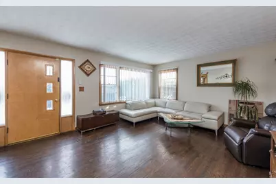 732 Whitney Avenue, Winthrop Harbor, IL 60096 - Photo 3