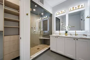 867 N Marshfield Ave, Chicago, IL 60622 - Photo 13