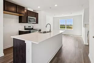 917 Briar Gln Ct, Hampshire, IL 60140 - Photo 9