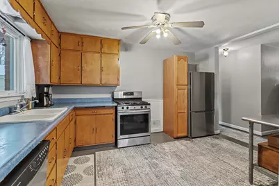 818 E 11th Street, Lockport, IL 60441 - Photo 7