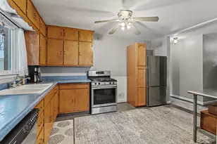 818 E 11th St, Lockport, IL 60441 - Photo 7