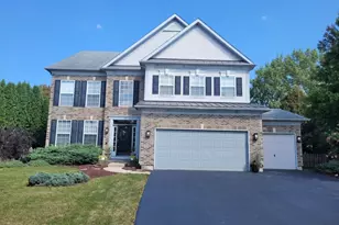 741 Regal Ln, Algonquin, IL 60102 - Photo 1