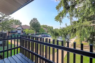 16b Kingery Quarter, Willowbrook, IL 60527 - Photo 15