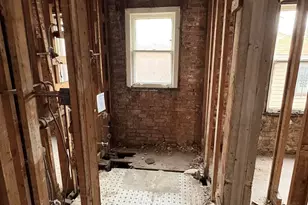 8325 S Cregier Ave, Chicago, IL 60617 - Photo 5