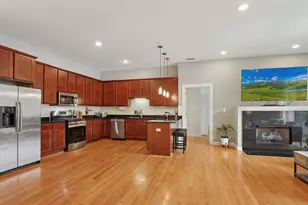 6425 W Touhy Ave, Chicago, IL 60646 - Photo 13