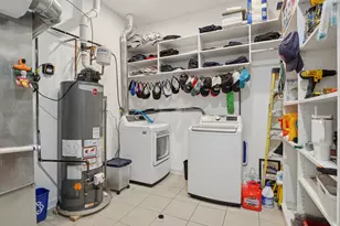 6425 W Touhy Ave, Chicago, IL 60646 - Photo 23