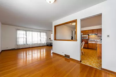 910 E Kimber Drive, Arlington Heights, IL 60005 - Photo 7