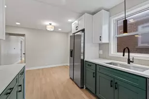 3922 W 59th Pl, Chicago, IL 60629 - Photo 9