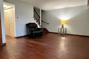 2611 E Martha Pl, Burnham, IL 60633 - Photo 3